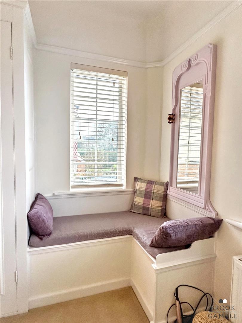 4 Bedroom House - Detached. Le Brun Road in Eastbourne, 26